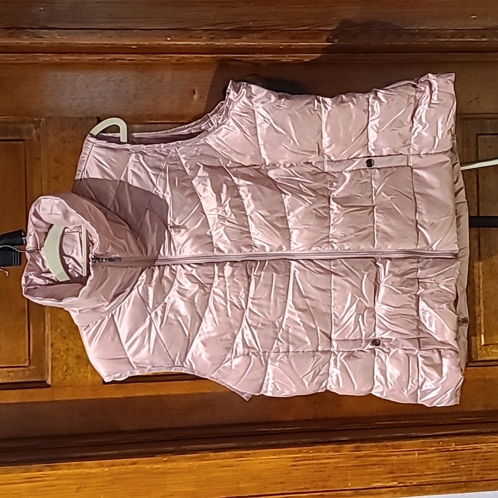 Women's Light Pink Quilted Puffer Vest